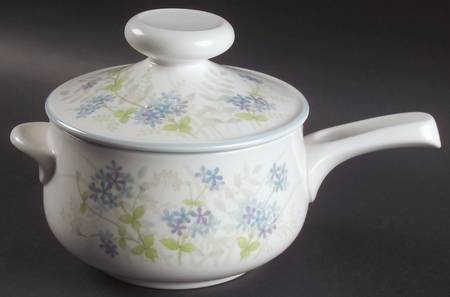 Bewitch 1.25 Qt Round Covered Casserole
