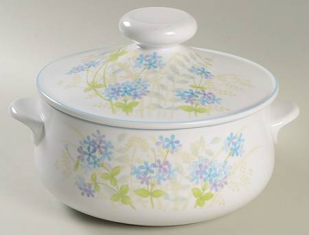 Bewitch 2.5 Qt Round Covered Casserole