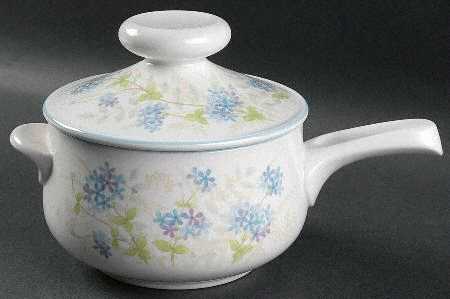 Bewitch 1.25 Qt Round Covered Casserole