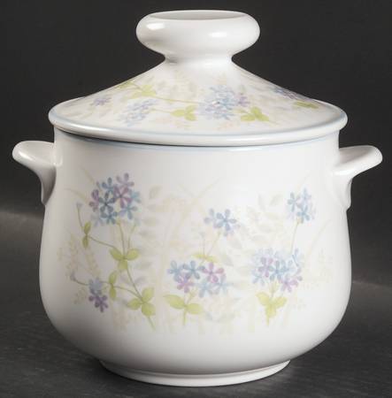 Bewitch 2 Qt Round Covered Casserole