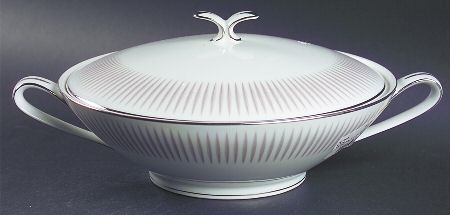 Biarritz Round Covered Vegetable