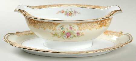 Bianca Gravy Boat with Attached Underplate