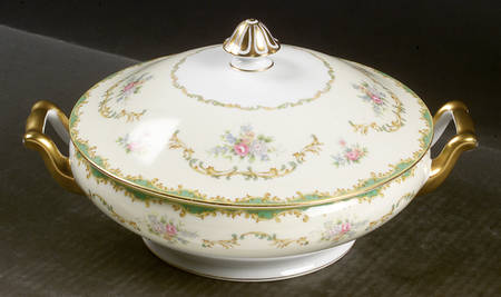 Blanton Round Covered Vegetable