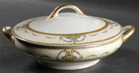 Blenkeim Round Covered Vegetable
