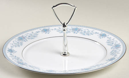 Blue Hill Round Serving Plate with Handle (DP)