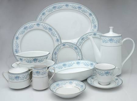 Blue Hill 56 Piece Estate Set