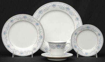 Blue Hill 40 Piece Estate Set