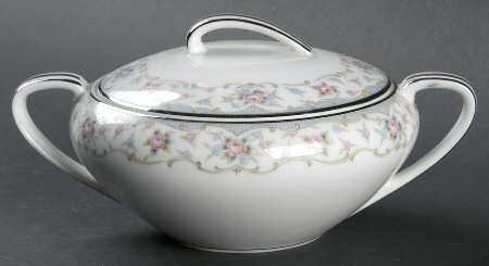 Bloomfield Sugar Bowl & Lid
