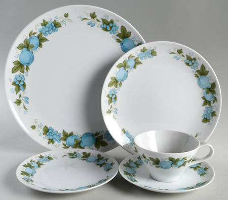 Blue Orchard 5 Piece Place Setting