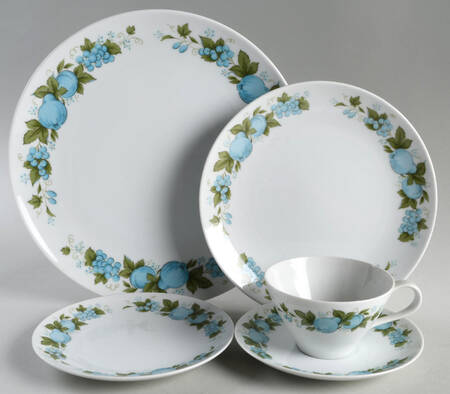 Blue Orchard 40 Piece Estate Set
