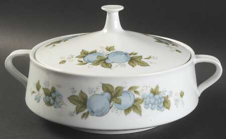 Blue Orchard 2 Qt Round Covered Casserole