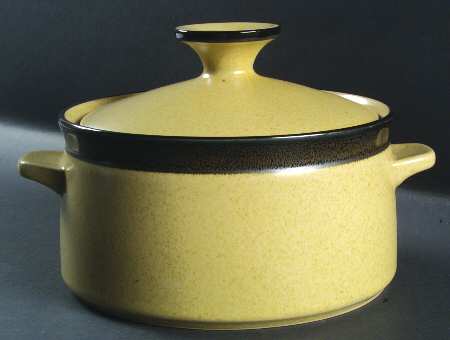 Blueberry 2.25 Qt Round Covered Casserole