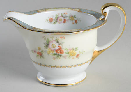 Bluedawn (#622, Rim) Creamer by Noritake