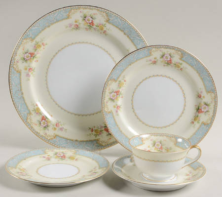 Bluedawn (#622, Rim) 40 Piece Estate Set