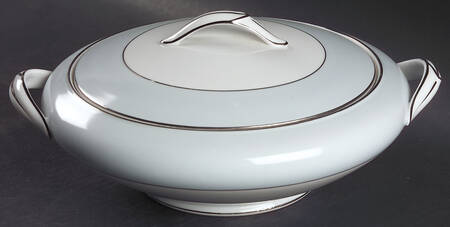 Bluedale Round Covered Vegetable