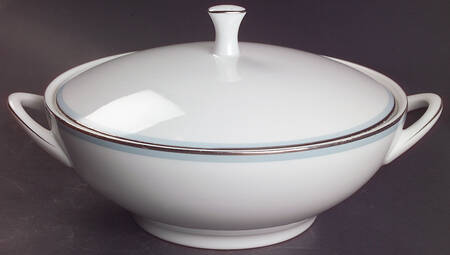 Bluetone Round Covered Vegetable