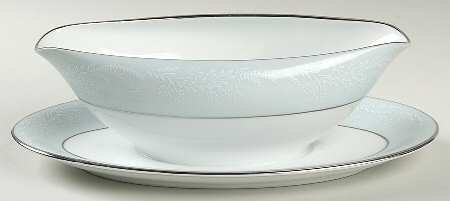 Bluetta Gravy Boat with Attached Underplate