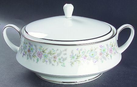 Blythe Round Covered Vegetable