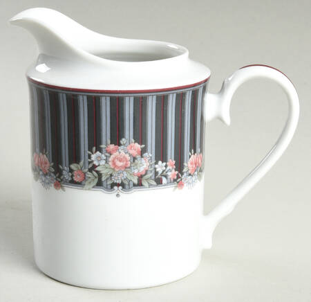 Border Bouquet Creamer