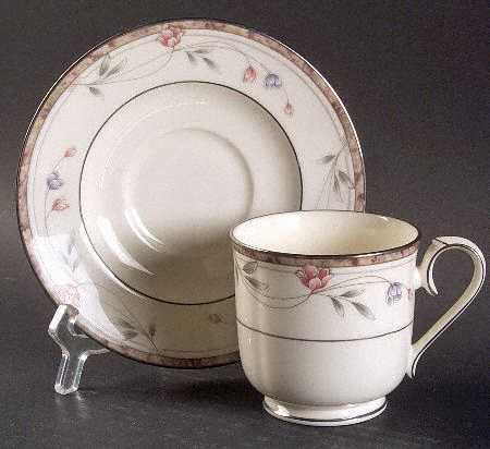 Bois Jolie Footed Cup & Saucer Set