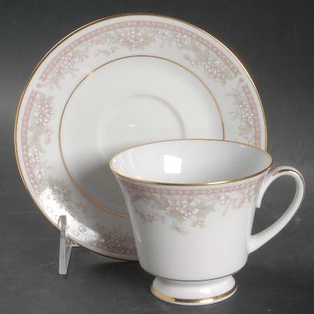 Bonaventure Footed Cup & Saucer Set
