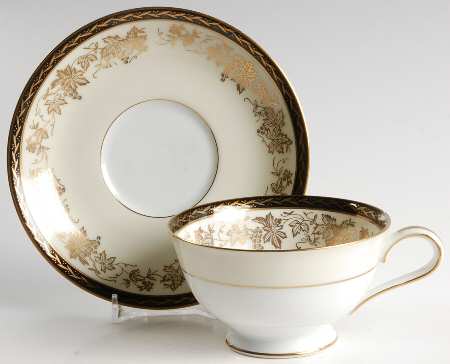 Bordeaux Footed Cup & Saucer Set