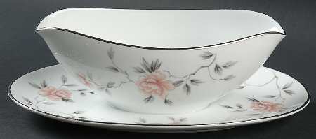 Botan Gravy Boat with Attached Underplate