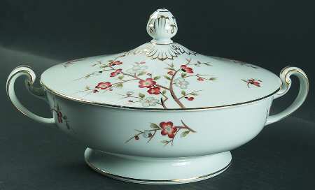 Brenda Round Covered Vegetable