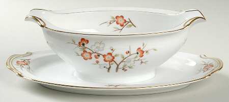 Brenda Gravy Boat with Attached Underplate