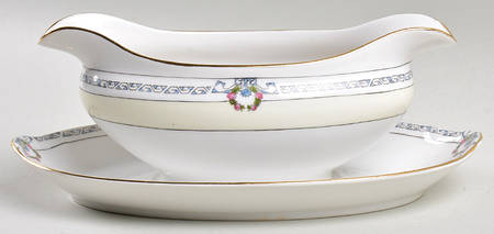 Briarcliffe Gravy Boat with Attached Underplate