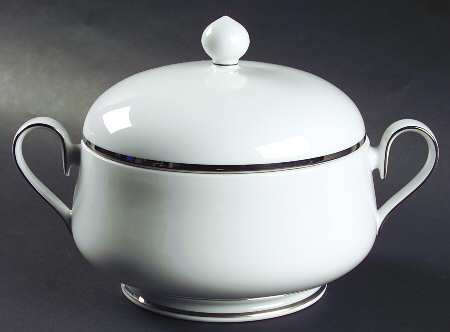 Brigette Round Covered Vegetable