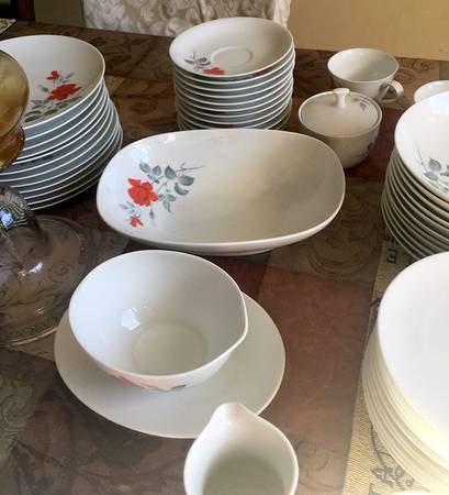 Brilliant 9" Oval Vegetable Bowl