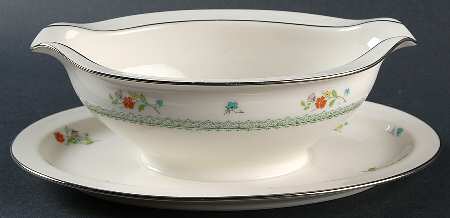 Brittany Gravy Boat with Attached Underplate