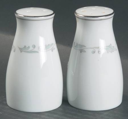 Brooklane Salt & Pepper Set