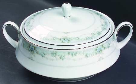 Brookfield Round Covered Vegetable