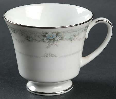 Brookfield Footed Cup