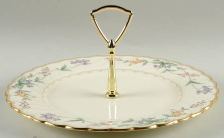 Brookhollow Round Serving Plate with Handle (DP)
