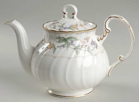 Brookhollow Teapot & Lid
