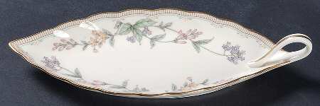 Brookhollow Leaf Shaped Dish