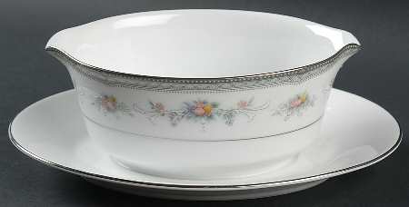 Brookvale Gravy Boat with Attached Underplate