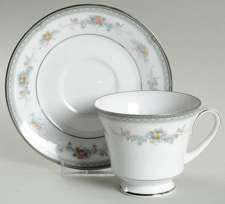 Brookvale Footed Cup & Saucer Set