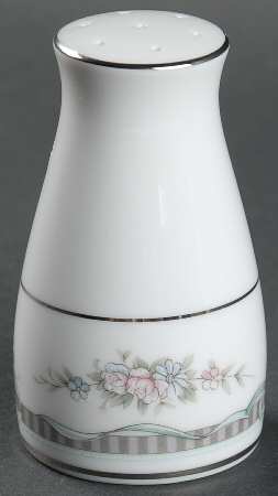 Bridal Ribbon Pepper Shaker