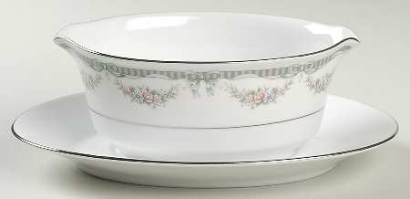 Bridal Ribbon Gravy Boat with Attached Underplate