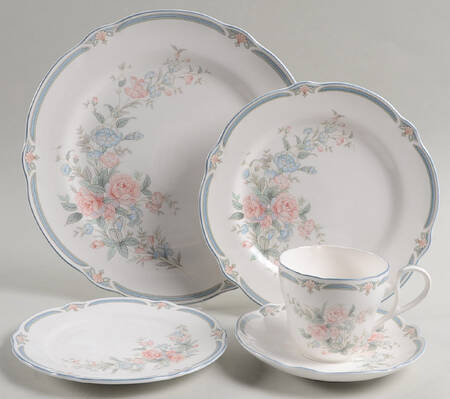 Brighton Springs 40 Piece Estate Set