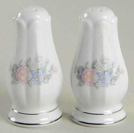 Bridal Waltz Salt & Pepper Set