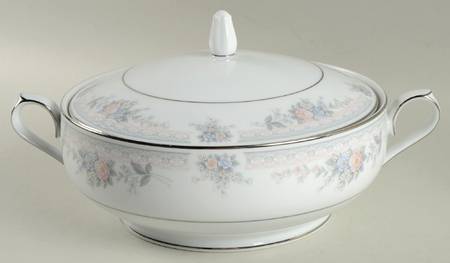 Bridal Waltz Round Covered Vegetable