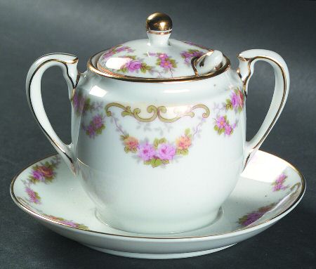 Bridal Wreath Mustard with Attached Underplate, Lid and Spoon