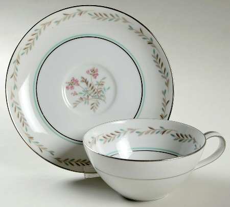 Bryce Flat Cup & Saucer Set
