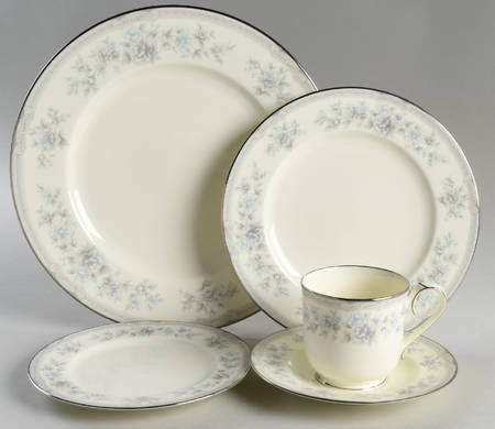 Buena Vista 40 Piece Estate Set