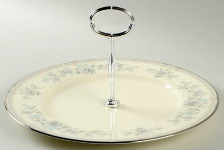 Buena Vista Round Serving Plate with Handle (DP)